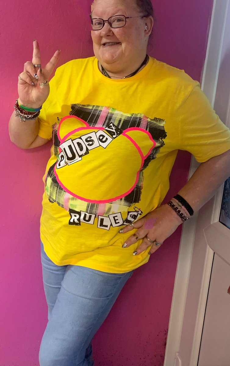 TheLadyLizShow's tweet photo. I’m ready! Off to the studios I go to start at 12pm - LIVE The Lady Liz Show 24hr Radio Show for BBC Children in Need!

TO DONATE: https://t.co/OtbacgfeTu

TUNE IN: https://t.co/F8PFLE0UCe

#theladylizshow #theradiojukebox #theverybest #BBCCiN https://t.co/FIWuLrVk5P