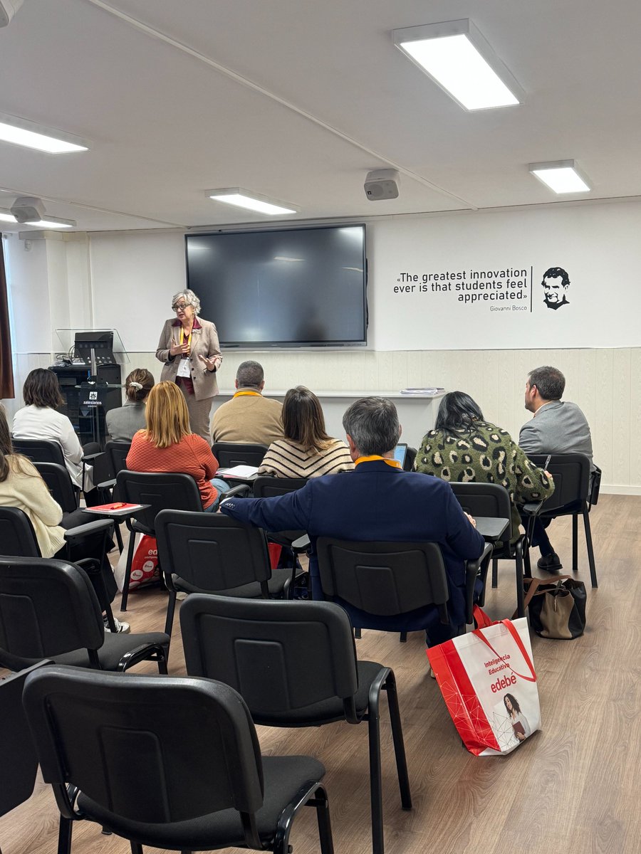 trilemaedu's tweet photo. En San Sebastián, viviendo la transformación en la 1ª Jornada #EQAp en una escuela de la Red. @SALESTARRAK comparte su modelo con 37 docentes de 10 centros. Verán cómo trabajan la evaluación, el currículum, la organización, el liderazgo, la metodología y la personalización... https://t.co/8VoT5WsuM1