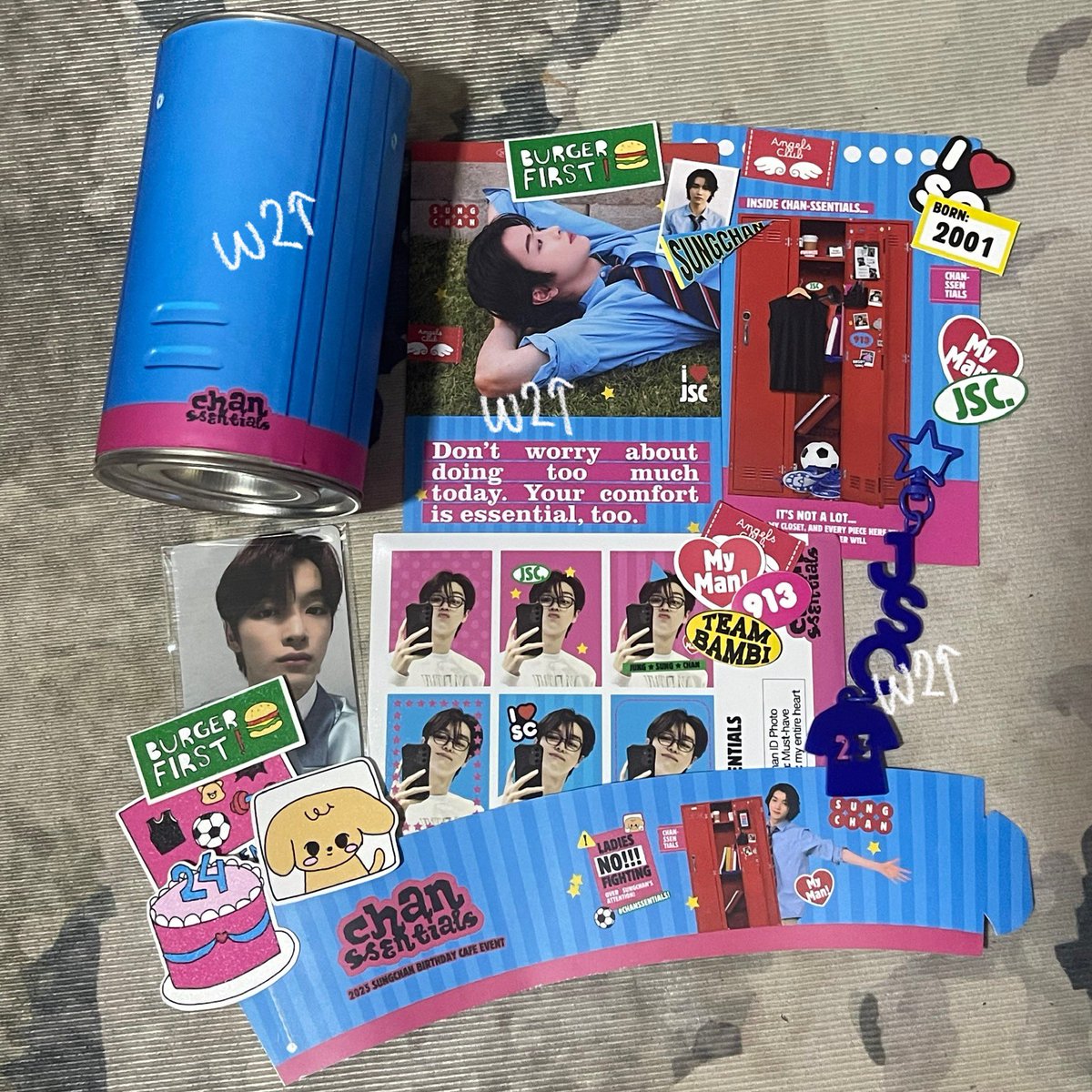 riizeat's tweet photo. what’s in the mail 💌

chanssentials is here! marilah kita menabung today! <3 AAAAAA sukanya 🥺 sungchanie uchan everywhereeee! sukanyaaaa :3 <3 @essentials_sc maaci ya! #chanssentials https://t.co/V2R4DRsj8P