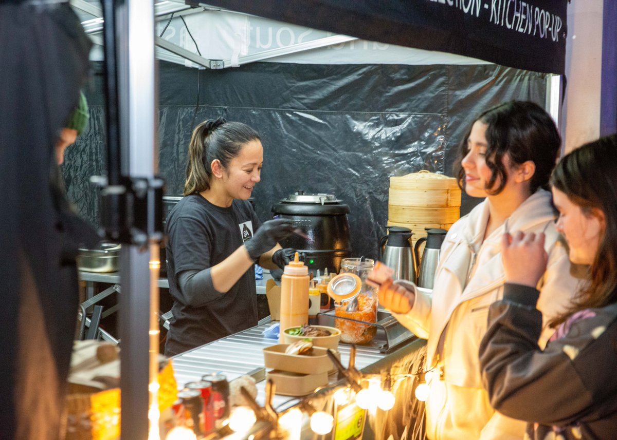 northyorksc's tweet image. Scarborough Sparkle is back next week to bring festive fun for all ages.

There will be something for everyone with funfair rides, stage performances and more than 50 stalls selling gifts, hot food and drinks.

Sparkle will be open:
– Friday 28 November form 5pm to 9pm 
–…