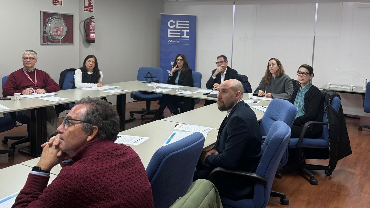 ceeivalencia's tweet image. Escuchamos a las 15 finalistas de #ScaleUpVlc. 🥊

Gracias al jurado por su compromiso 🙌 @jestebancid, Diego Martínez @techtransferUPV, @inmabeag, B. Eslava @CEV_CV, Flo Erize @Startup_VLC, A. Medrano @AJEValencia, Pilar Fandos @caixapopular, Jose Vilar @GVAivace y @RamonCEEIVLC