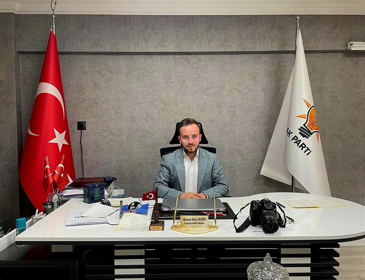 Bugünkü Nöbetçi İl Yönetim Kurulu Üyemiz, İl Gençlik Kolları Başkan Yardımcımız Orhan Cengiz, genç kardeşlerimizin istek, talep ve bilgilendirmeleri için 14.00–17.00 saatleri arasında İl Başkanlığımızda, İl Gençlik Kolları teşkilatımızda genç kardeşlerimizi bekliyor olacaktır.