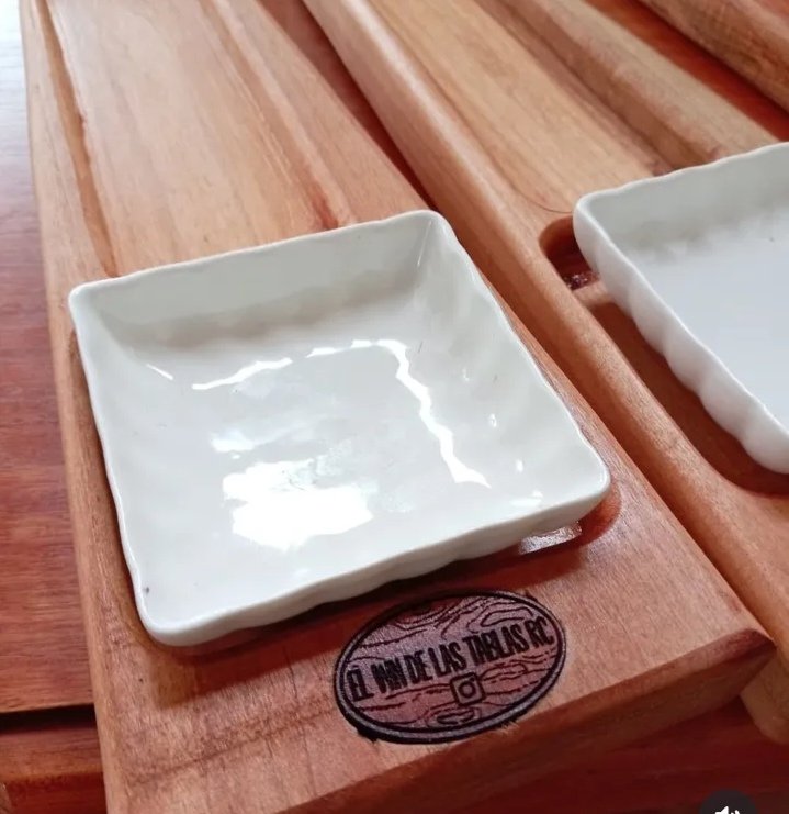 Se viene navidad y aquí una alternativa para obsequiar a su amig@ secreto o para dar un presente a quien usted quiera...
Son 3 tablas crackeleras x 20.000 (incluye Pocillo o para el queso philadelphia o para lo que usted guste)
Me habla si le interesa, saludos a todos!