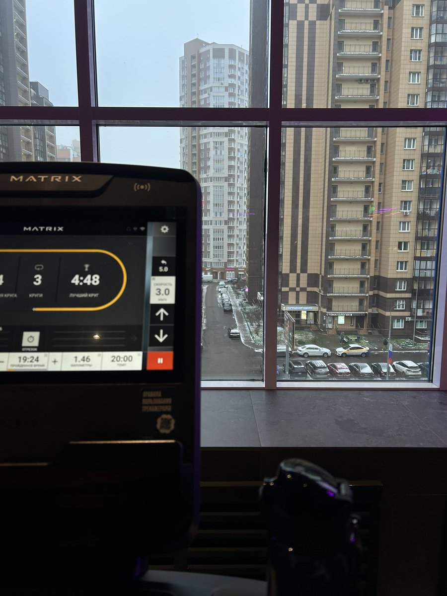 vvmlts's tweet image. [Была утренняя тренировка]

— Изучал новый зал на районе. Очень понравилось: много места, комфортно и хорошо заниматься.