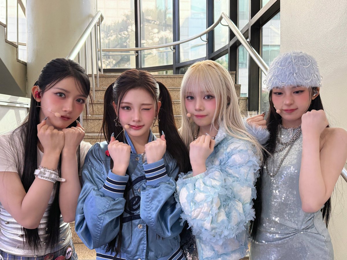 tmikumi's tweet photo. BDC | 251121
🍒 KBS2 Music Bank

first music show for our first comeback! I missed the stage so much and to see Cherriz cheer for us made me so happy! 🥺🍒 fighting this comeback!!! 🩵 https://t.co/zsX0aZPMzE
