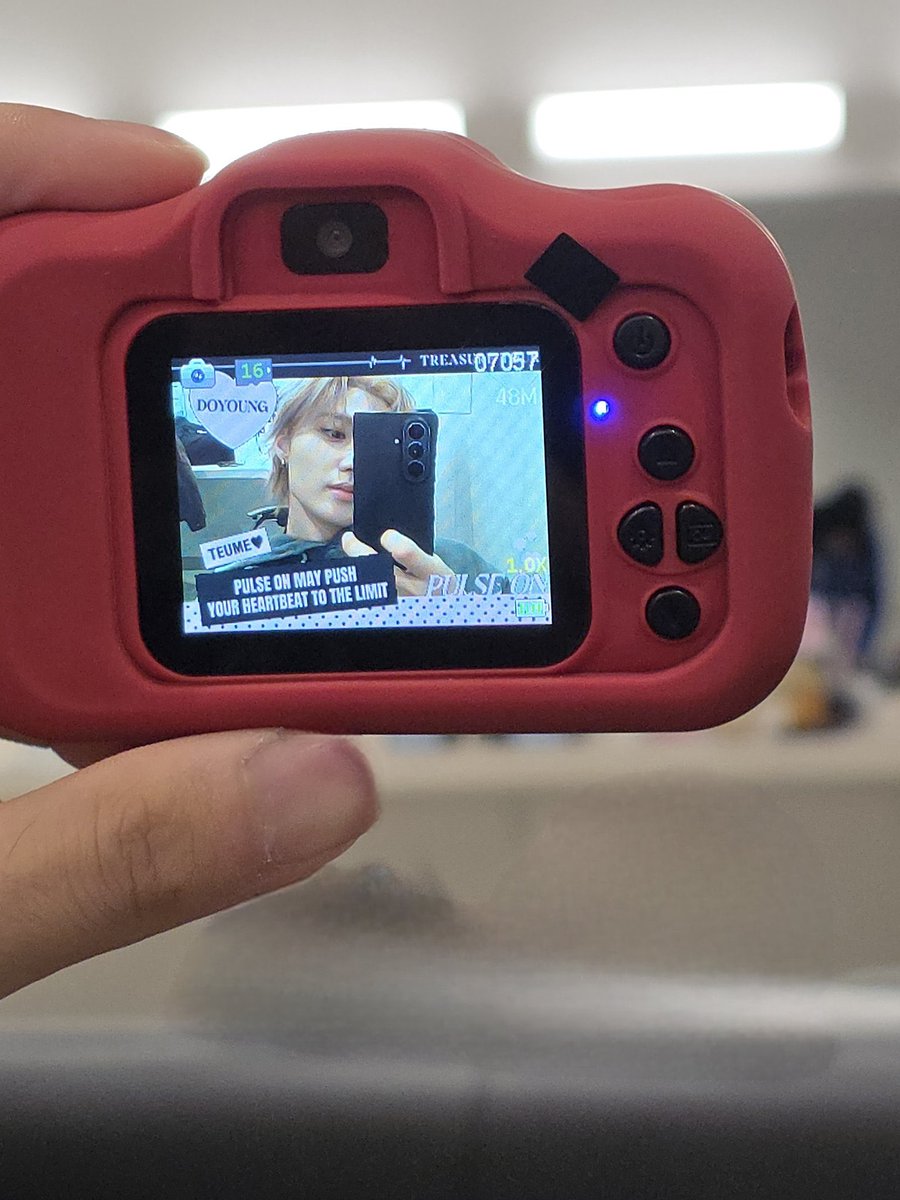 doyoungxii's tweet image. Taking a quick snap using our pulse on cam.