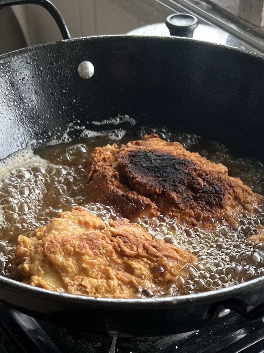ceusar10's tweet photo. Day one and day last masak ayam https://t.co/soFG9V40FP