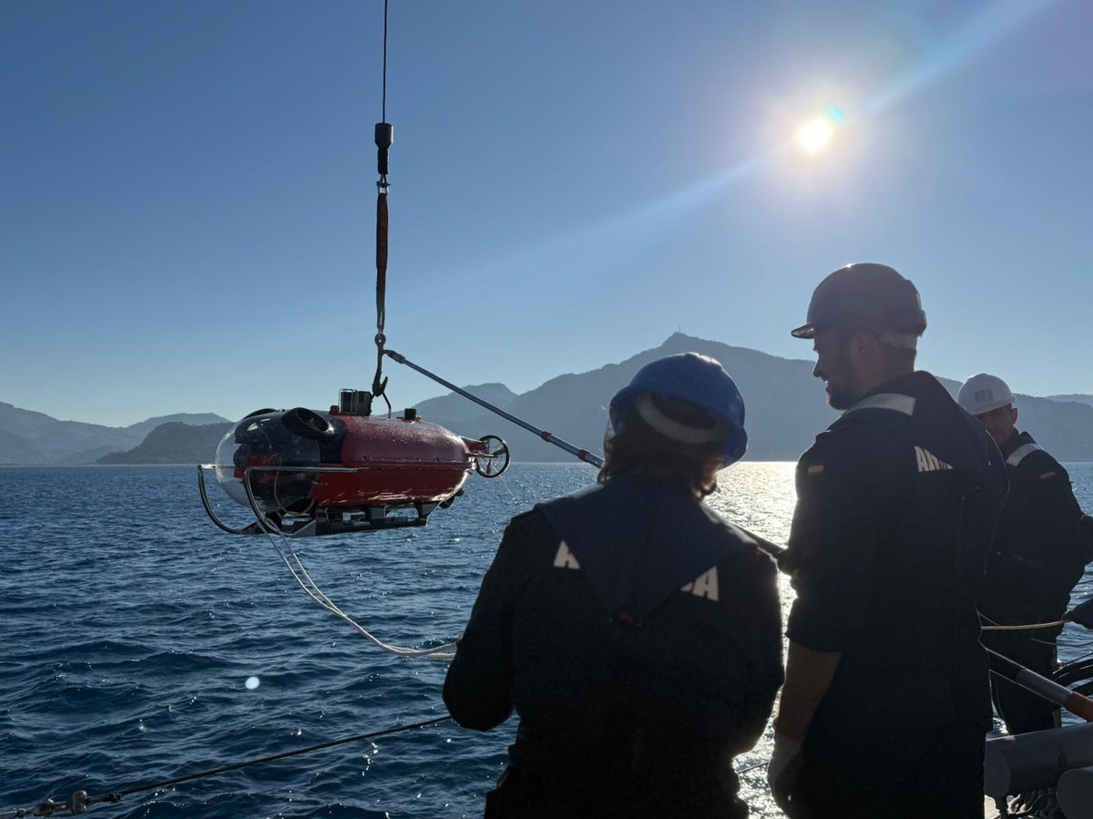 EMADmde's tweet image. Terminamos la semana con el cazaminas `Sella´ (M-32), que navega desde septiembre por el Mediterráneo integrado en el Grupo Permanente de Medidas Contraminas Número 2 de la @NATO. Ahora, el buque y su dotación se adiestran en operaciones de guerra de minas en aguas turcas.

#MOPS…