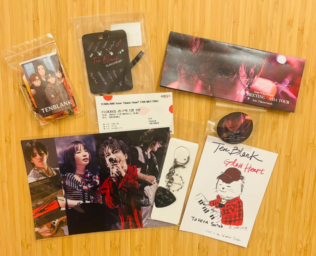 umeume0216's tweet image. TENBLANKファンミーティング🇰🇷ソウル
会場でテンブランクグッズの交換会したよ
どれも素敵なアイデアで作られてて
みんなの想いが詰まってるなあって
うれしくなったよ

大事な思い出として
たけるくん専用棚に飾らせてもらうね
🫠🫠🫠🫠🫠

ちなみに藤谷さんの丸いステッカーは…