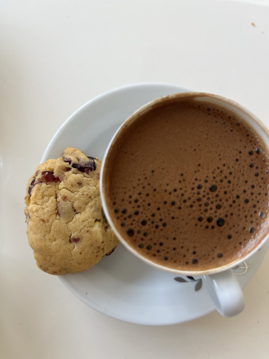 Yeni insan tanımaya gerek yok 
Biz daha etrafımızdakileri tanıyamadık
Hayırlı Cumalar 

#CoffeeTime 
#friday
#Coffee