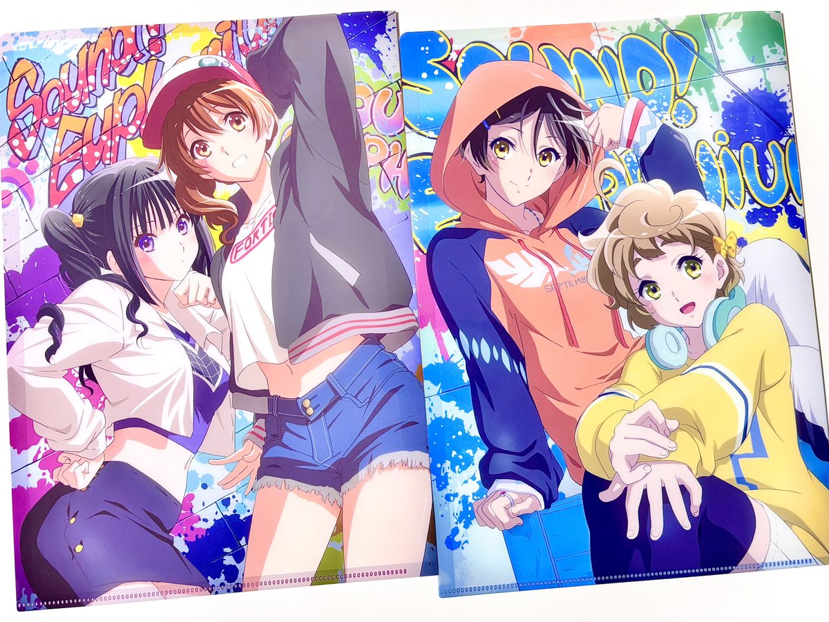 imagination_scp's tweet image. 『最終楽章 響け！ユーフォニアム』前編のクリアファイル付きムビチケをゲットしました！
北宇治カルテットのみんなトゥッティも可愛いです
久美子ちゃんと麗奈ちゃんおへそチラッと見えててドキドキです😳
#ユーフォ最終楽章 #anime_eupho