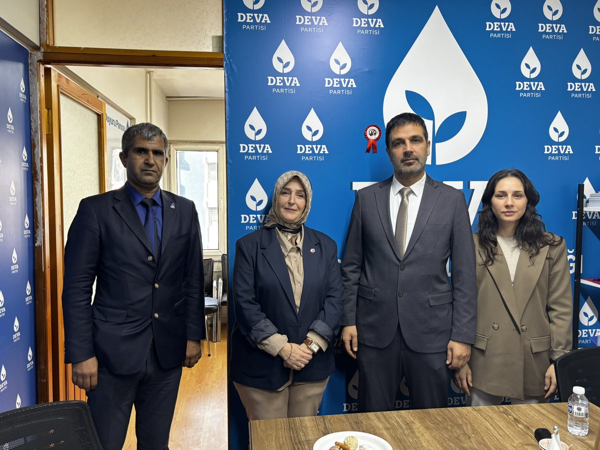 devran_kenc's tweet image. Bugün gelecek Partisi Eyüpsultan ilçe başkanı Sayın Nesrin Çark hanımefendi ağırladık nazik ziyaretleri için kendisine teşekkür ediyoruz