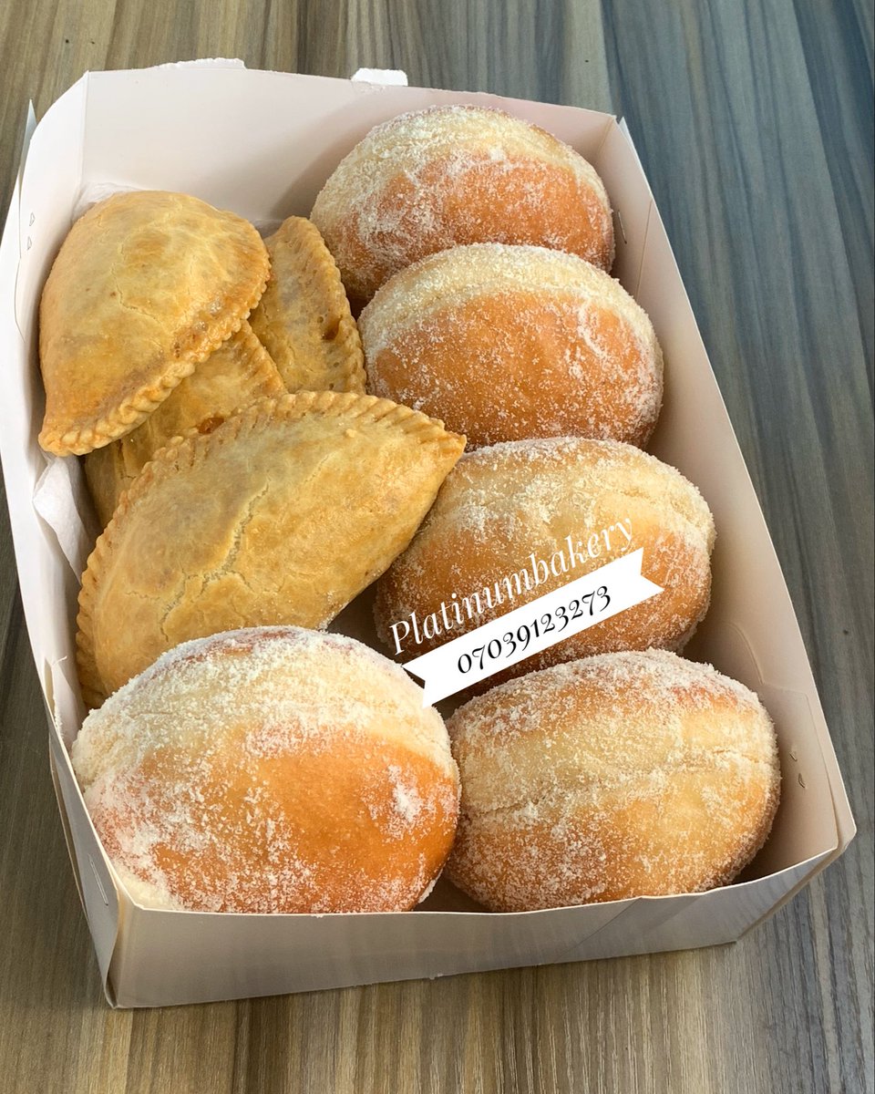 Cakelicious4's tweet image. A customer asked if i can sell a bowl of my meatpie filling to him to eat rice with it..
Maybe I should😌😌

Peep our ₦13,500 pastry box..
It tastes as good as it looks..

Send a DM today. 

📍Anambra

Please retweet.