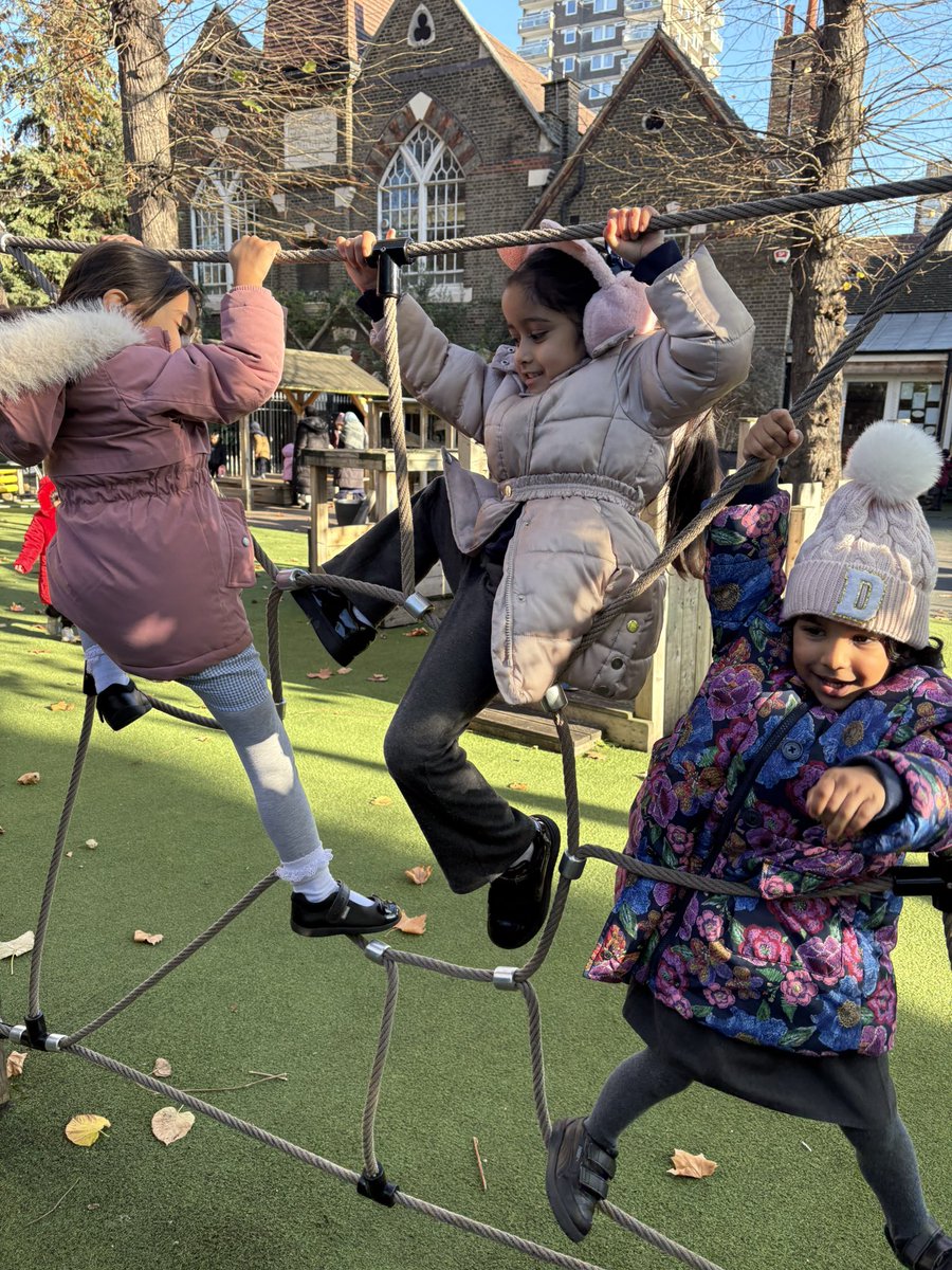 StPaulsCESchool's tweet image. On a cold, frosty morning, it’s great to wrap up and play outside! So much choice of fun learning and interactive activities. #learning #reception #earlyyears #stpauls #letourlightshine
