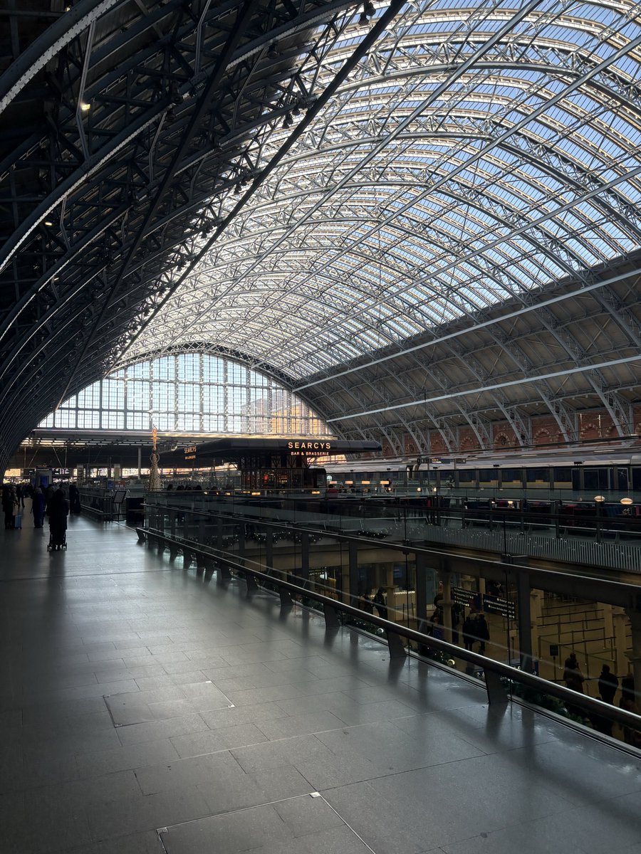 lewis_goodall's tweet image. Is there a more magnificent building in London?