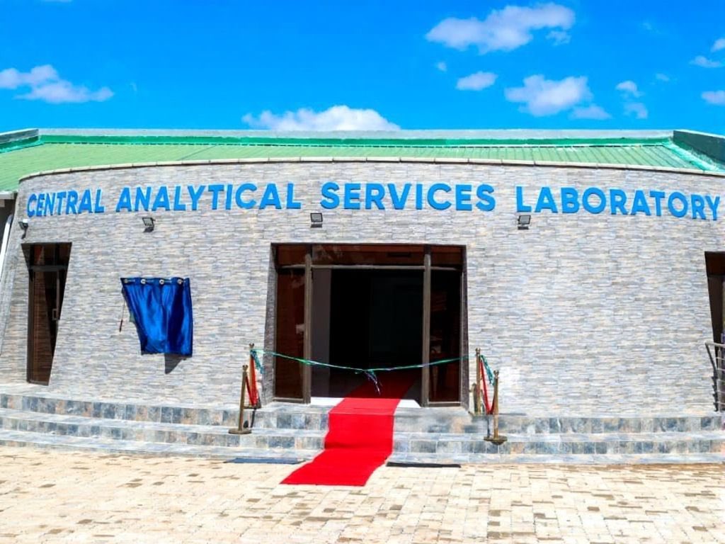 President Emmerson Dambudzo Mnangagwa has officially commissioned the state-of-the-art Central Analytical Services Laboratory at MUAST , a bold leap toward innovation-driven agriculture and industrial transformation. This milestone cements Zimbabwe’s commitment to modern science,