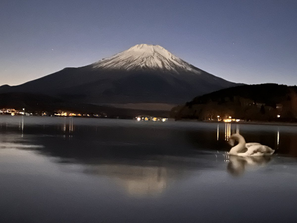 （中の人、今年も呟きます）
🎉3年ANNIVERSARY🎉

BornToBeWild×Mt.Fujiの公開から3年
まだまだ思い出は色褪せません…✨

JAMの皆さん、ご無沙汰しております。
お元気ですか？
🐶🦊🍓🍮👑👽🦒🐰🌱✈️🌺＋🐳
#HOTJAPAN #JO1 #JO1へ想いよ届け    #JAMさんと繋がりたい #HOTJAPANwithJO1 #山中湖