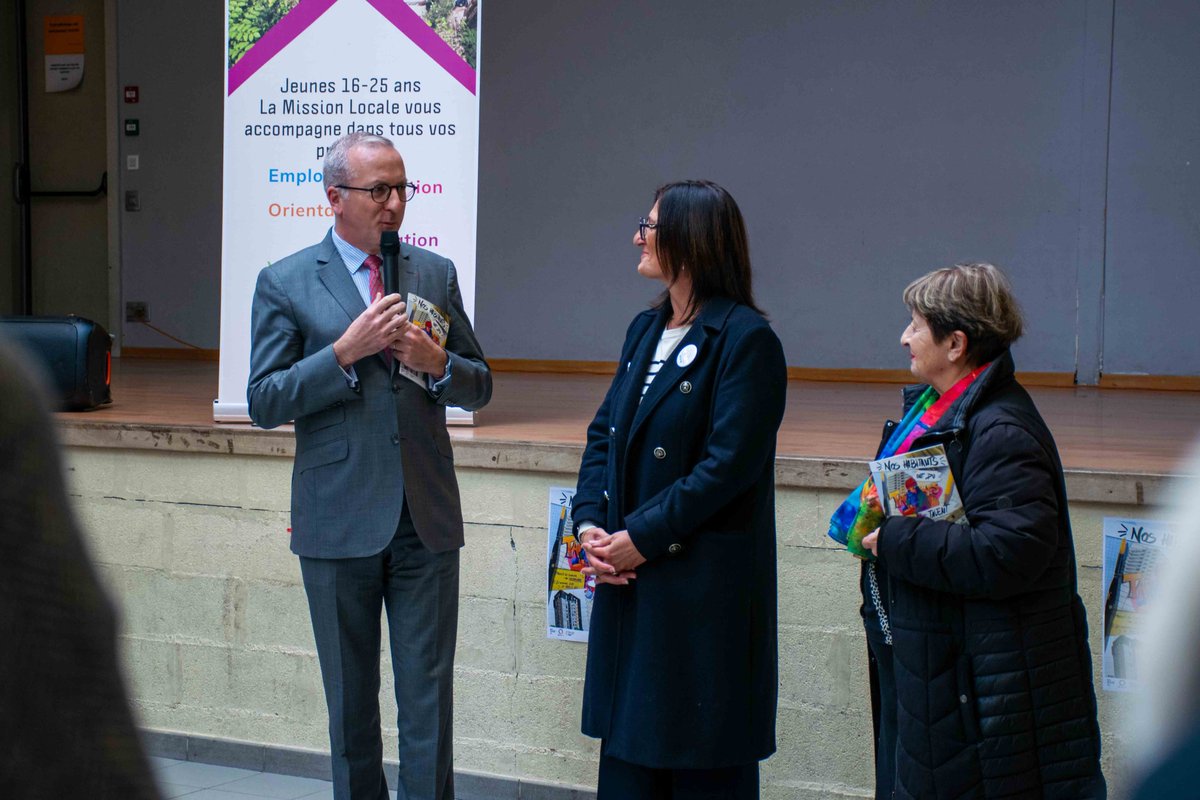 Prefet65's tweet photo. #NosQuartiers | Vernissage de l’exposition « Nos habitants ont du talent » par le #préfet65. Organisée par la mission locale 65, elle permet de dévoiler au grand public le talent artistique de jeunes vivant dans les #HautesPyrénées. Merci à tous pour cette exposition ! https://t.co/1ma36xNHS9