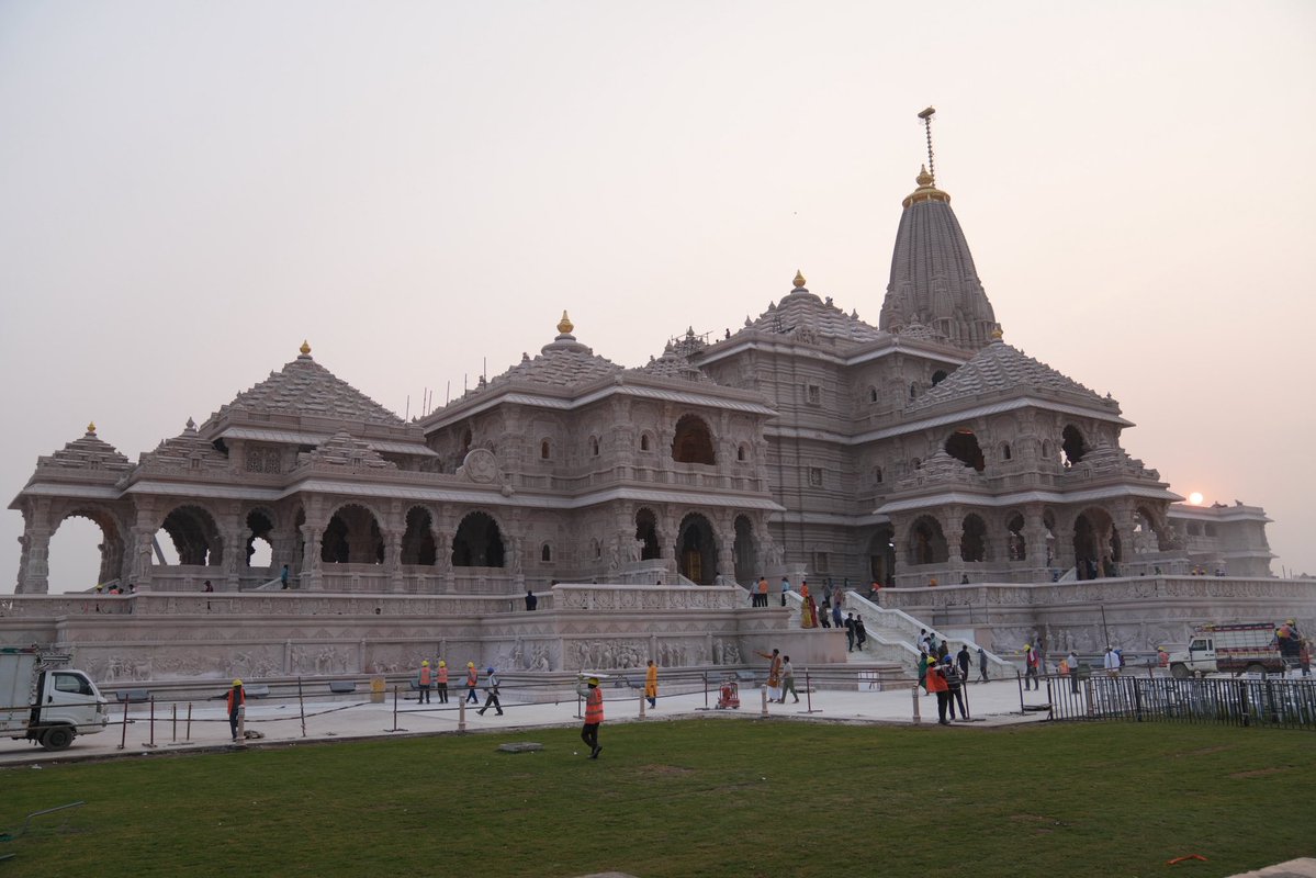 ShriRamTeerth's tweet image. श्रीराम जन्मभूमि मन्दिर परिसर से कुछ मनोहारी छवियां

Some enchanting images from Shri Ram Janmabhoomi Mandir complex