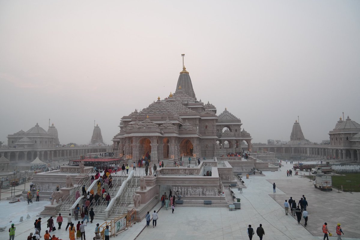 ShriRamTeerth's tweet image. श्रीराम जन्मभूमि मन्दिर परिसर से कुछ मनोहारी छवियां

Some enchanting images from Shri Ram Janmabhoomi Mandir complex