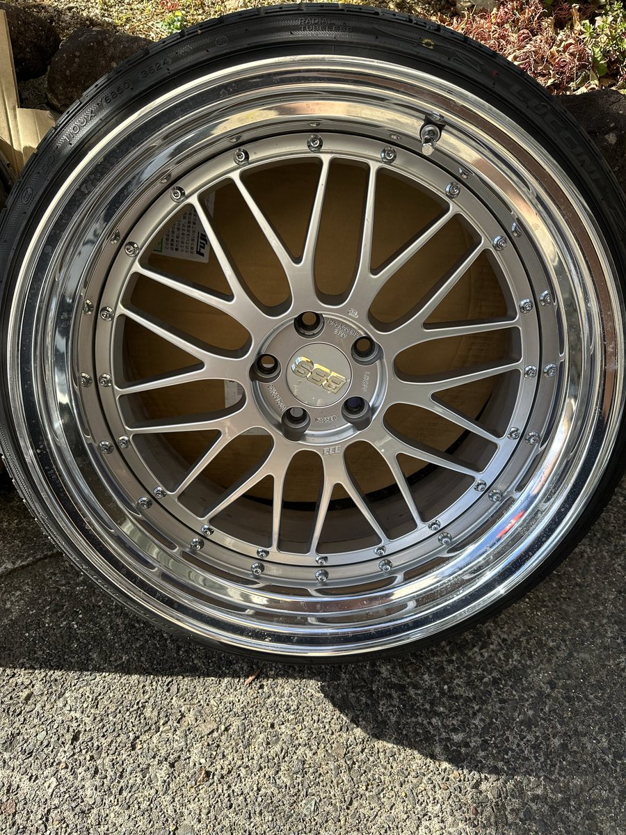 tw_mo_taaa0519's tweet photo. BBS LM20インチ タイヤホイール4本セット
リバレルしてすぐ車辞めたので美品だと思います!
すぐ売りたいので欲しい方いましたら連絡ください🙏
早急に売りたいので拡散して頂ける方拡散して頂けますと嬉しいです!
#BBS #bbs #bbsLM #20ヴェルファイア
#買い手募集中 #拡散希望 https://t.co/EwClP4IIeL