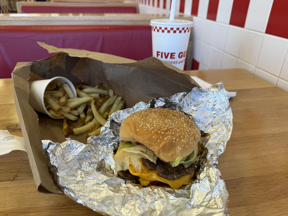 3hrs into a 12 hour day with Clients.

Have a 2 hour free window and there’s a Five Guys right next to where I’ve dropped them off 😎🍔🍟