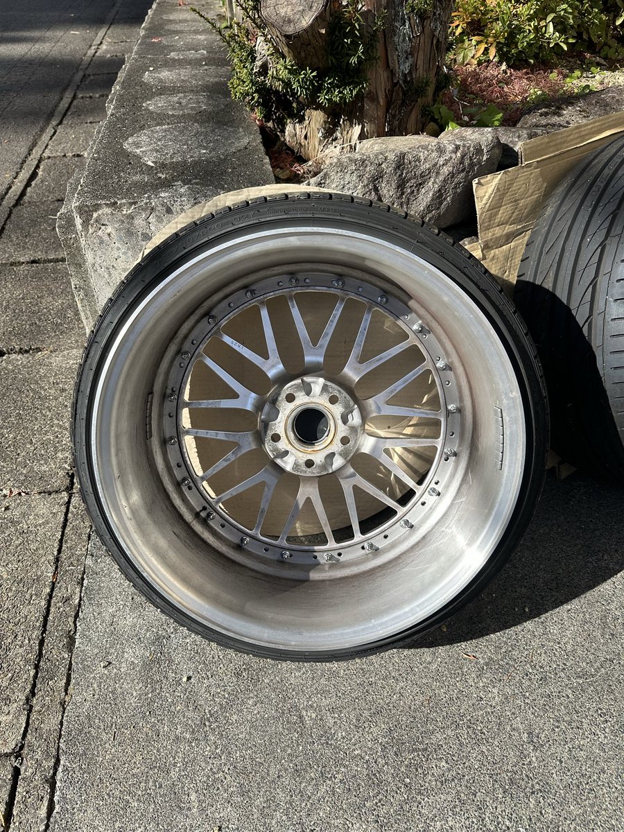 tw_mo_taaa0519's tweet photo. BBS LM20インチ タイヤホイール4本セット
リバレルしてすぐ車辞めたので美品だと思います!
すぐ売りたいので欲しい方いましたら連絡ください🙏
早急に売りたいので拡散して頂ける方拡散して頂けますと嬉しいです!
#BBS #bbs #bbsLM #20ヴェルファイア
#買い手募集中 #拡散希望 https://t.co/EwClP4IIeL