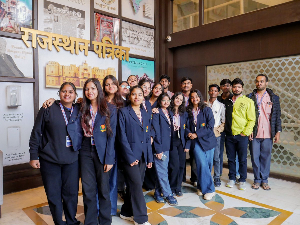 JAIPURJNU's tweet image. Students from the School of Media Studies explored FM Tadka and First India News, gaining real-world insights into radio and TV broadcasting. Grateful to both teams for the hands-on industry experience!
#JNUJaipur #MediaStudies #IndustryVisit #MediaStudents #StudioLearning