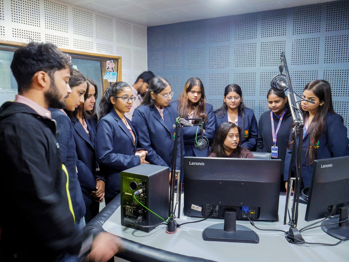 JAIPURJNU's tweet image. Students from the School of Media Studies explored FM Tadka and First India News, gaining real-world insights into radio and TV broadcasting. Grateful to both teams for the hands-on industry experience!
#JNUJaipur #MediaStudies #IndustryVisit #MediaStudents #StudioLearning