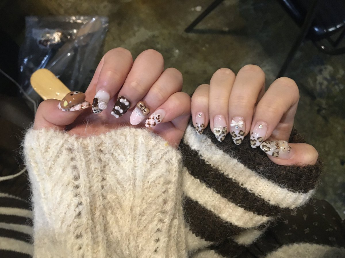 sungjunsunowife's tweet image. 소녀놀이 하는 법 2탄!
1.커플룩 맞춰입기
2.네일 평가하기
3.꽃 선물해주기