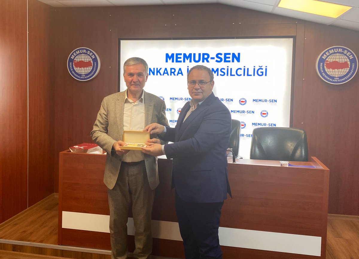 📖📚 Sendikal Okumalar📚

Prof. Dr. Ejder Okumuş Hocamızın
katılımlarıyla
Medeniyetler Çatışması, 
(Samuel Huntington) ve 
Medeniyetler İttifakı (BM) Bağlamlarında Yeni Dünya Düzenini konuştuk.

Hocamıza katılım ve sunumları dolayısıyla çok teşekkür ediyoruz.
<a href="/ejderokumus/">Ejder Okumuş</a> |