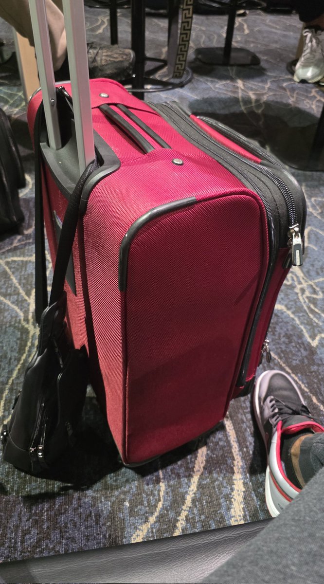 its_skip_b's tweet image. Because I will follow my squad anywhere....
#LAbound
#WeAreTheKrewe
#RoadTrippin ✈️