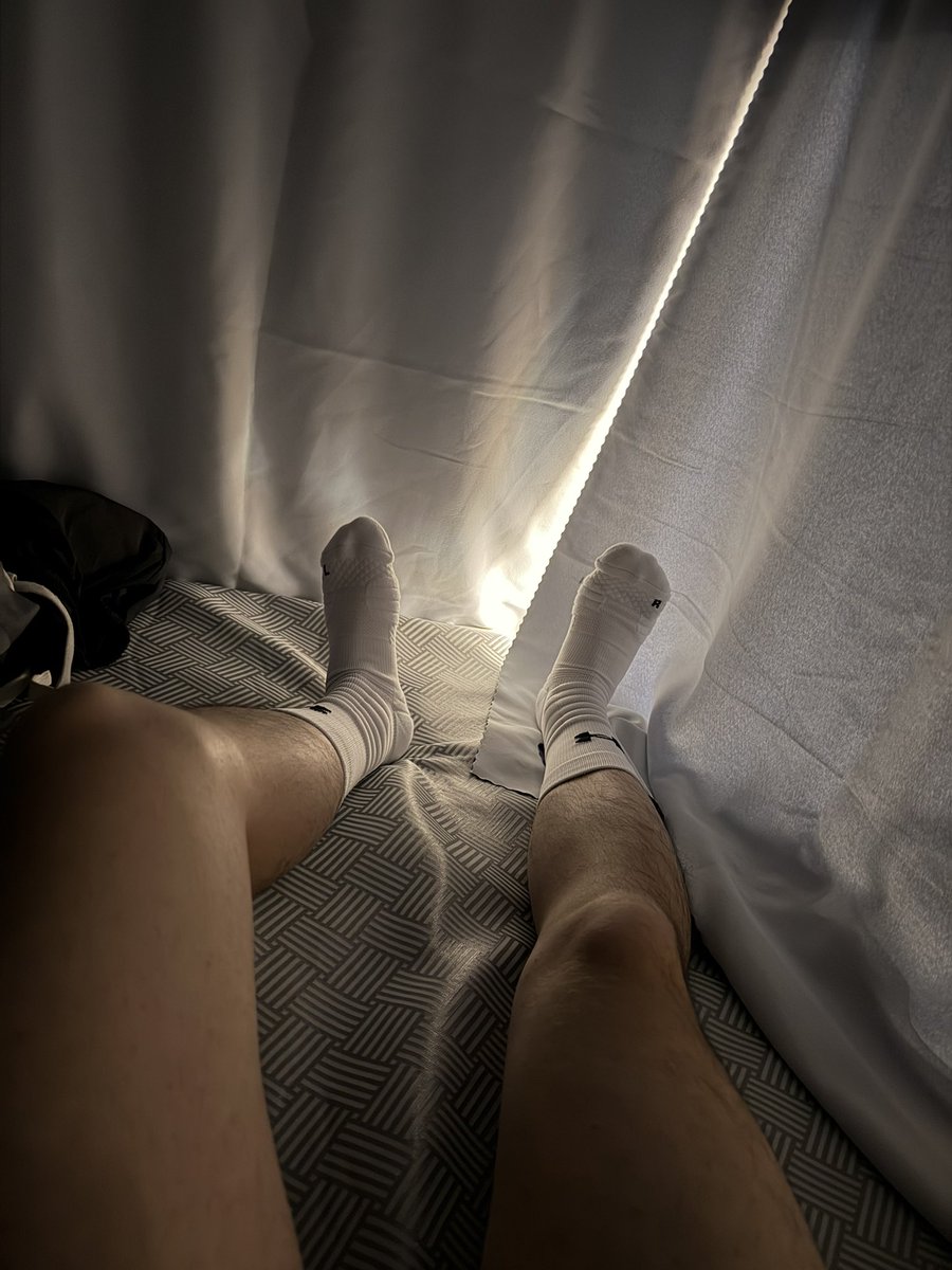 安德玛你赢了，我都想被自己踩两下