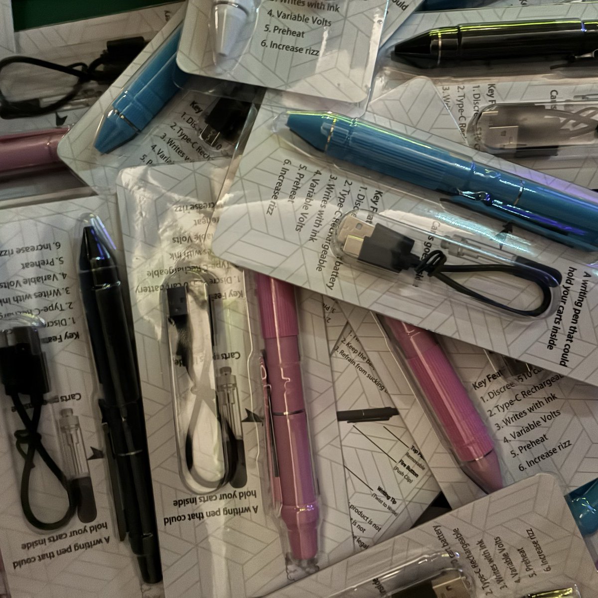 MtbSelect's tweet image. 🔥 麻吸舗、初めて迎える年末。感謝を込めて大型企画スタート！ 🔥

4/20にOPENしてから、あっという間に半年ちょいが過ぎました。本当にたくさんの人に支えてもらって、ここまで走ってこれました、ありがとうございます🙇‍♂️
その感謝をしっかり返したくて――今年ラストの“還元企画”をスタート

🎁…