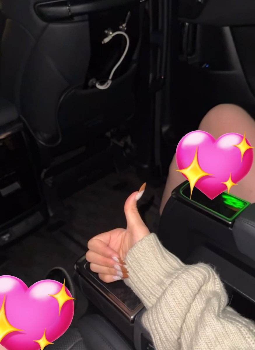 donpy_mana's tweet photo. ゆうかしゃんとご飯行って出勤むかうときに呼んだタクシーアルファードだった‼️ラッキー‼️ https://t.co/FrkZBsJO0p