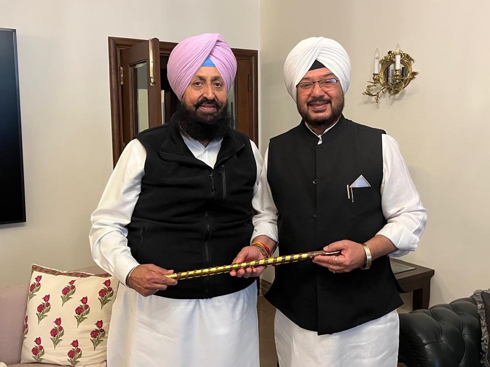 Partap_Sbajwa's tweet image. Had a warm and memorable meeting with Inderjit Singh Babbu, grandson of former President of India Giani Zail Singh ji. We fondly recalled the old times — including my days in the Youth Congress when Giani Zail Singh ji was Chief Minister. Babbu has always been like a younger…