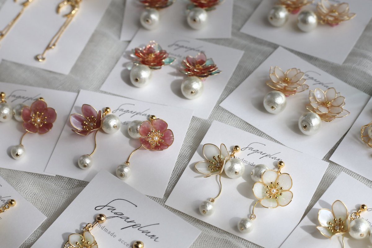 クリスマスローズ、minneにて公開しております💐
minne.com/@sugarppplum