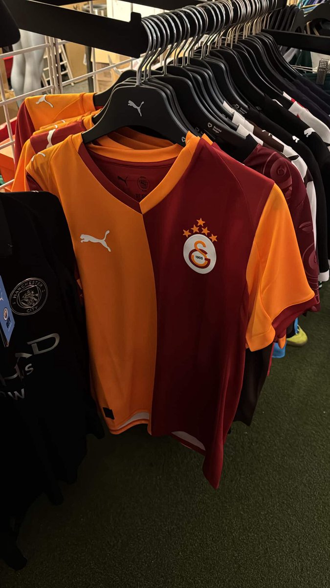 Look at what the <a href="/PUMA/">PUMA</a> #newyork flagships store has in stock now!  <a href="/GalatasaraySK/">Galatasaray SK</a> jerseys!   This is progress!  <a href="/galatasaryshow/">The Galatasaray Show</a> #cimbom