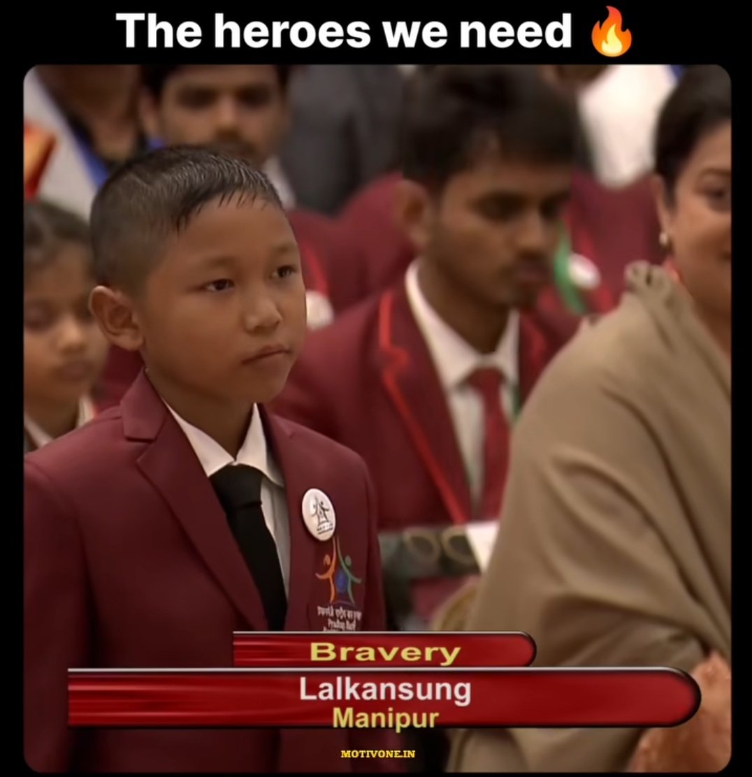 Aadil_one51's tweet image. हीरो हमेशा केप पहनकर नहीं आते  कुछ हीरो सिर्फ हिम्मत लेकर आते हैं।✌️

Miliye hamare 🇮🇳 Master Lalkansung se  a 10-year-old brave hero from Churachandpur, Manipur, जिसने अपनी हिम्मत से पूरे देश का दिल जीत लिया।

इन्हें उनकी असाधारण बहादुरी और अद्भुत उपलब्धियों के लिए Pradhan…
