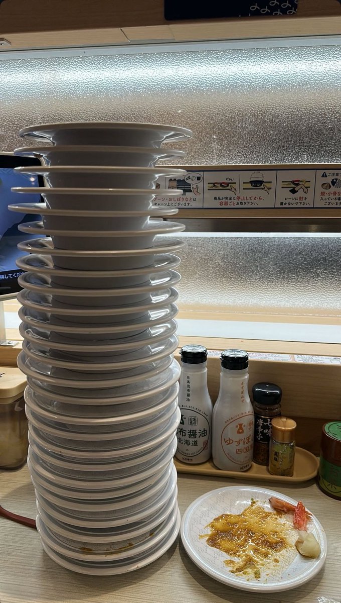 마캠간 다른 선수들은 스토리에 
러닝 인증 사진, 송구하는 사진 
이런거 올리는데
고명준 이 분은 진짜 꾸준하게 먹는 것만 올리심 ㅆ