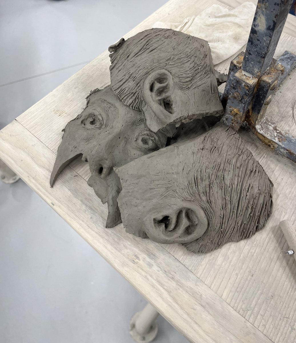 彫塑剥がした方がちょっとおもしろい感じになって悔しい