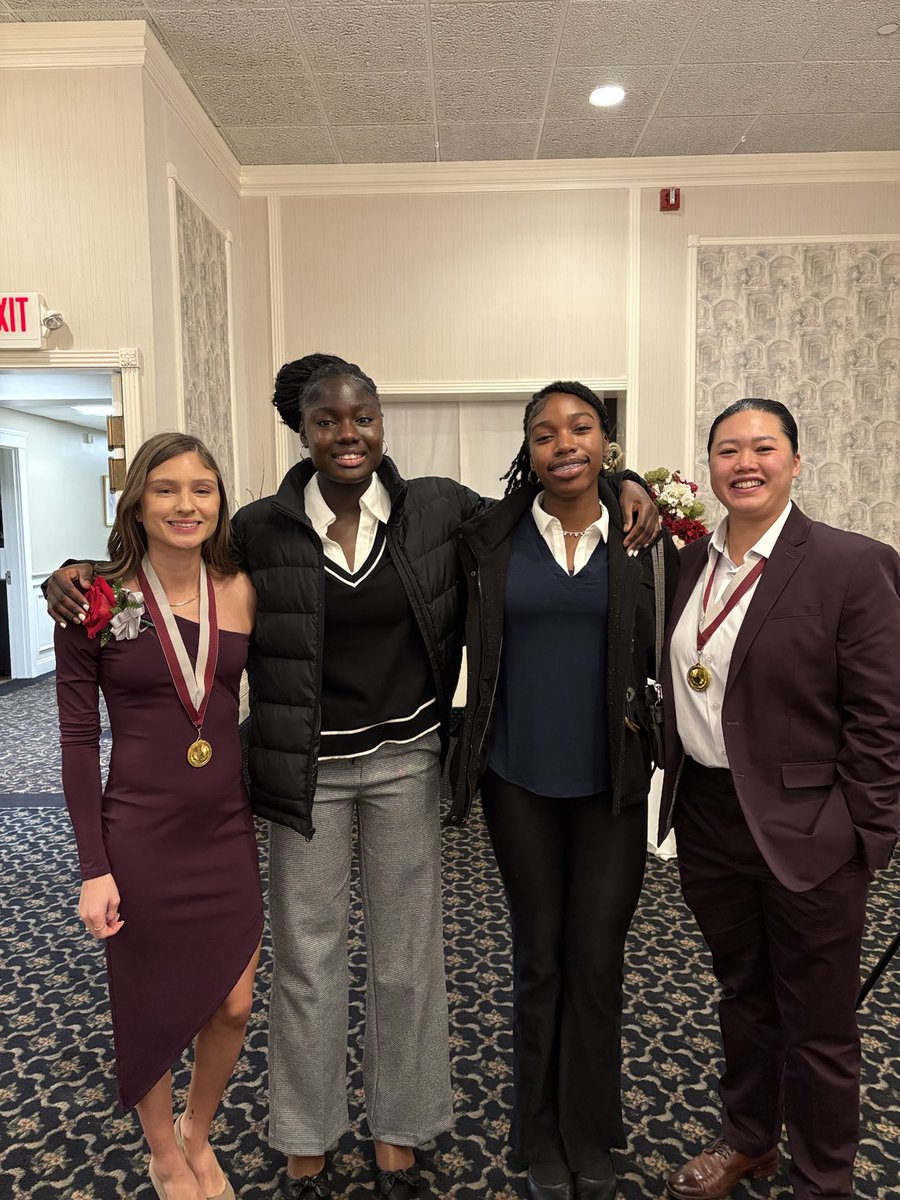 mbxccoach's tweet photo. Great night to celebrate newly inducted LHS Athletic HOF athlete Leyshla Gonzalez, future hall of famers Stella and Esther and past inductee Sima Soun #lhstrack @CoachNKraft https://t.co/d2p0ljMmV6