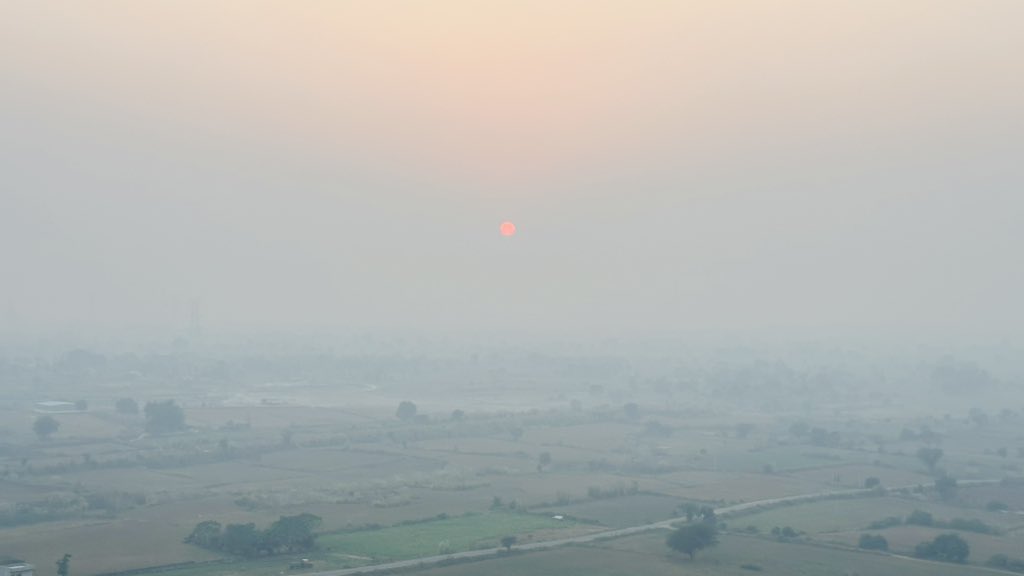 mohitjo's tweet image. Lovely sunset from #TijaraFort 
Thanks to @priteshb 
#MojoChasingSunsets
