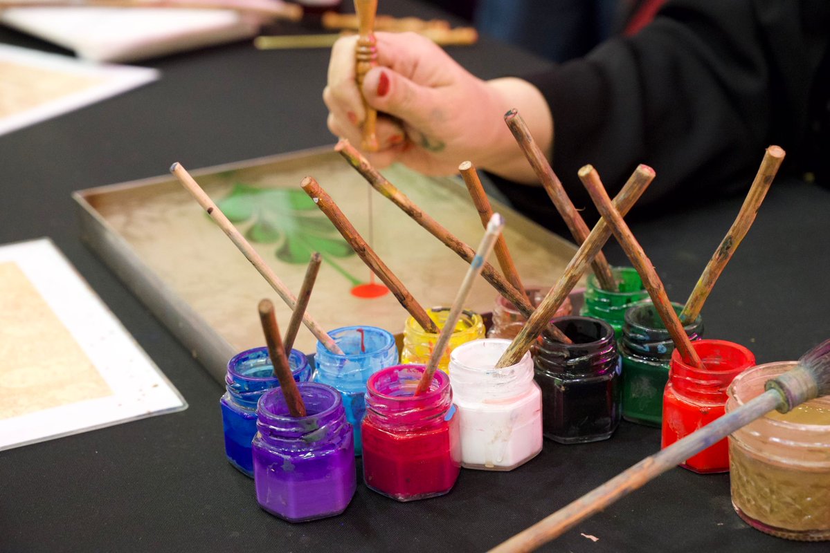 iashouston's tweet image. A huge thank you to all the talented artists who made this event so special. We can&apos;t wait to see how this creativity blossoms in our community. 🌟
#LiveArt #EbruArt #Calligraphy #CreativeCommunity #ArtDemonstration #HandsOnExperience #IslamicArtsFestival #ArtisticExpression