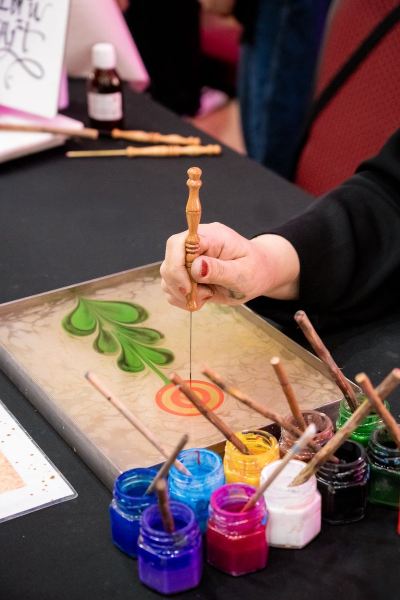 iashouston's tweet image. A huge thank you to all the talented artists who made this event so special. We can&apos;t wait to see how this creativity blossoms in our community. 🌟
#LiveArt #EbruArt #Calligraphy #CreativeCommunity #ArtDemonstration #HandsOnExperience #IslamicArtsFestival #ArtisticExpression