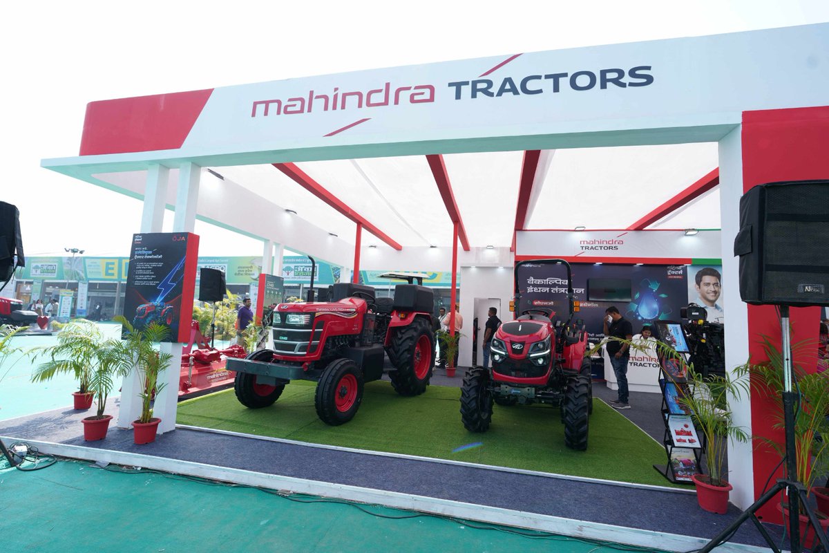 agri_today's tweet image. Mahindra showcases its latest alternate-fuel tractors at #Agrovision2025 — CNG/CBG &amp;amp; dual-fuel, Ethanol Flex Fuel engine, and the Electric Tractor on the OJA platform.
Driving sustainable, efficient and future-ready farming for India.
#mahindra #farmtech #sustainablefarming
