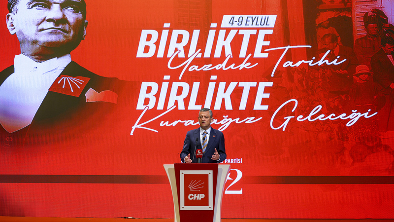 Bizi yanıltmadığın için,
Başımızı öne eğdirmediğin için,
CHP yi MHP ye yem ettirmediğin için,
Şehit yakınlarının ve Gazilerin sesi,vicdanı olduğun için,
İTE,KÖPEĞE prim vermediğin için...
Teşekkürler <a href="/herkesicinCHP/">CHP 🇹🇷</a> 
Teşekkürler <a href="/eczozgurozel/">Özgür Özel</a> 
Daha da büyüyeceksin..
Buna emin ol!