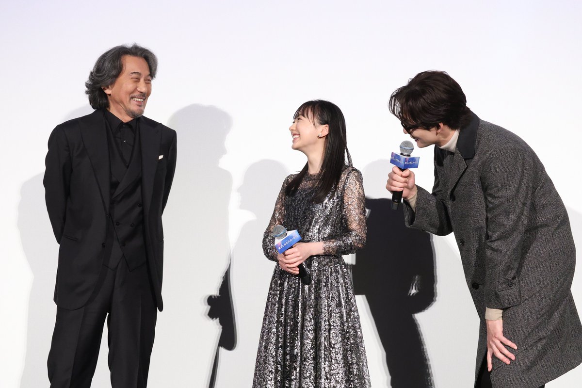 studio_chizu's tweet image. ⚔ 初日舞台挨拶 開催 ⚔
映画『#果てしなきスカーレット』

芦田愛菜さん、岡田将生さん ほか
超豪華キャスト陣が集結✨

主人公・スカーレットの宿敵
クローディアスを演じた役所広司さんも登場し
大盛り上がりの初日舞台挨拶となりました！

細田守監督最新作🎥大ヒット上映中
#芦田愛菜 #岡田将生…