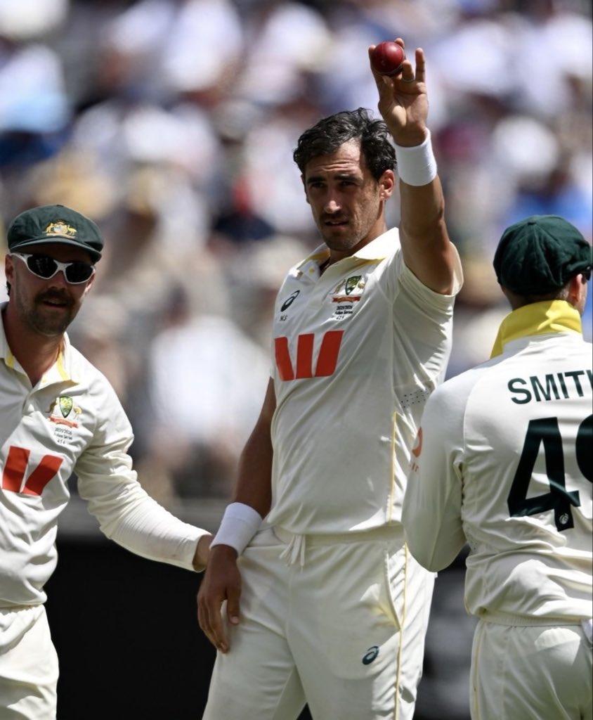 🚨CRACKING START OF THE ASHES🚨 

- Mitch Starc with Seven wicket haul.✅
- Ben Stokes with five wicket haul.✅

Total 19 wicket falls in the Ashes opener at the Perth.🔥🙌🏻