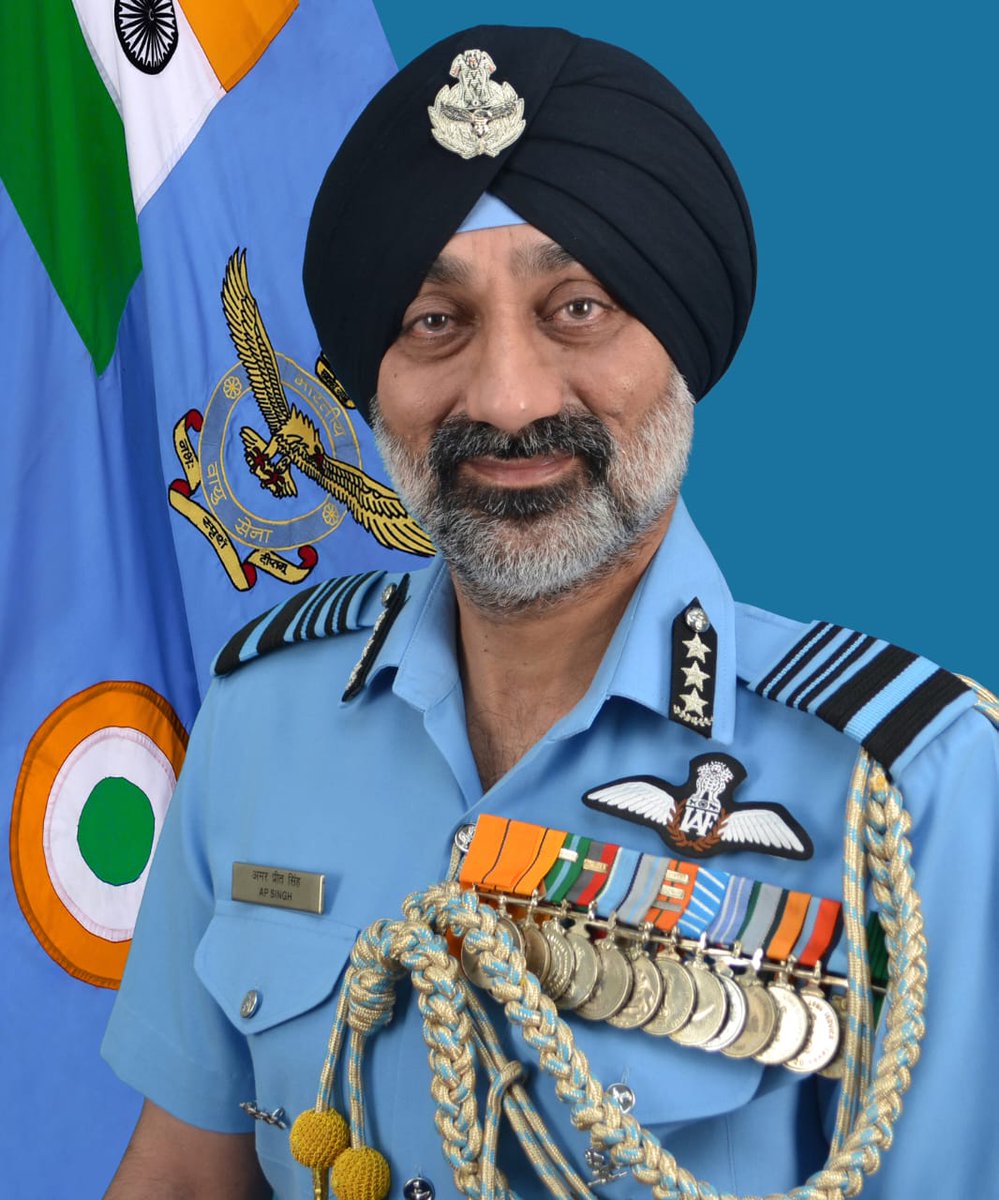 Kussikhuelafn's tweet image. 🚨🚨
This is a huge insult for all of #India in front of the entire world. The Indian Air Force Chief should be immediately removed from his position. As for the U.S. Congress report that highlights Pakistan’s victory, Modi himself should resign as well.
#DubaiAirShow  #tejas